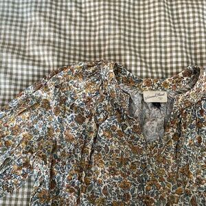 Doen Style Floral Flowy Blouse